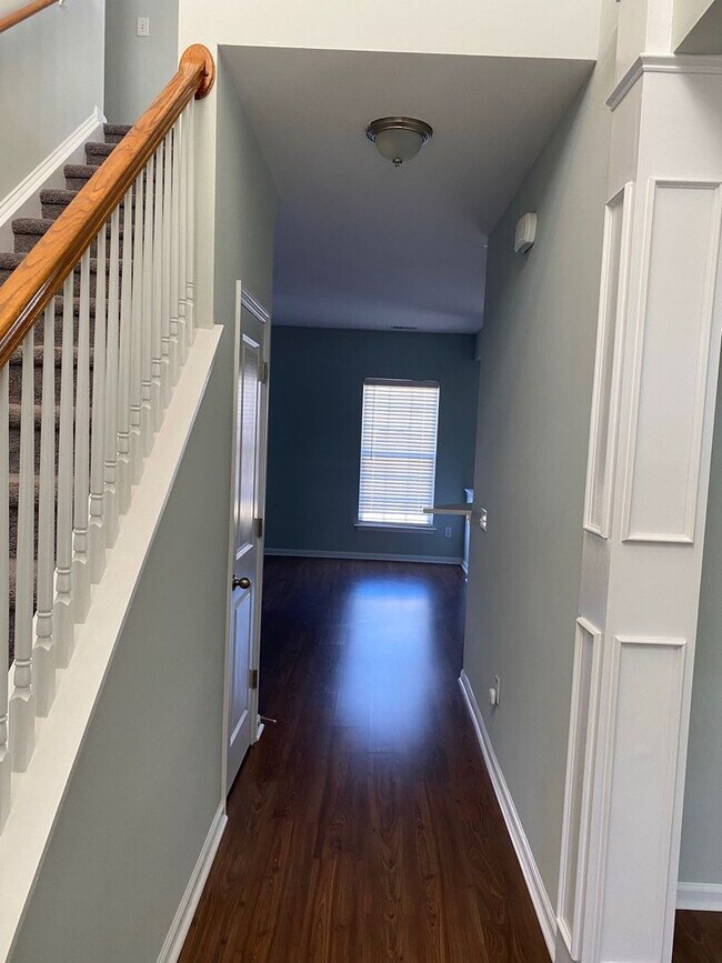 Building Photo - LEGEND OAKS DORCHESTER DISTRICT TWO SCHOOLS