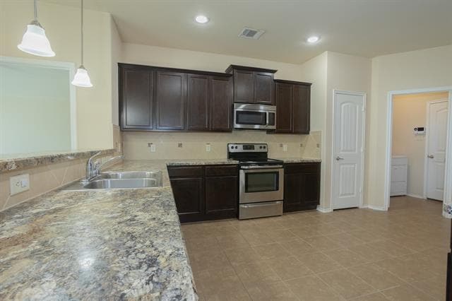 Building Photo - 1901 Pecan Grove Dr