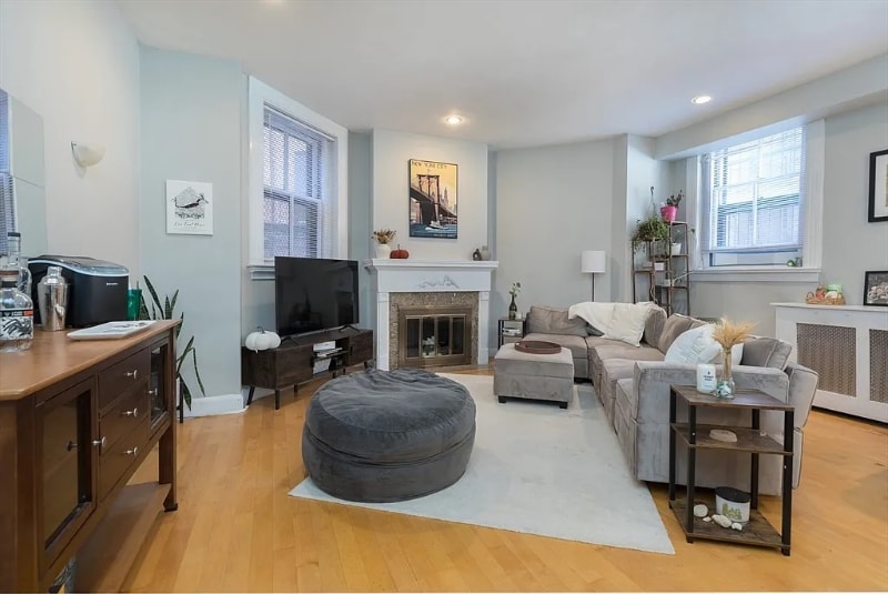Primary Photo - 135 Marlborough St