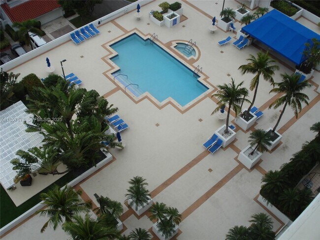 Building Photo - 3600 Yacht Club Dr