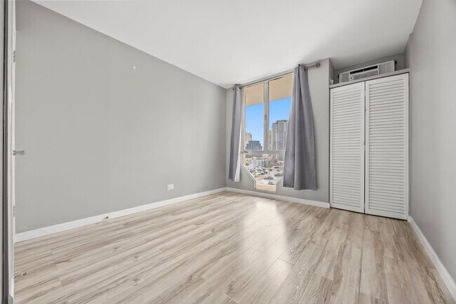 Building Photo - Beautiful 2BR/2BA Condo Close to Ala Moana & Downtown
