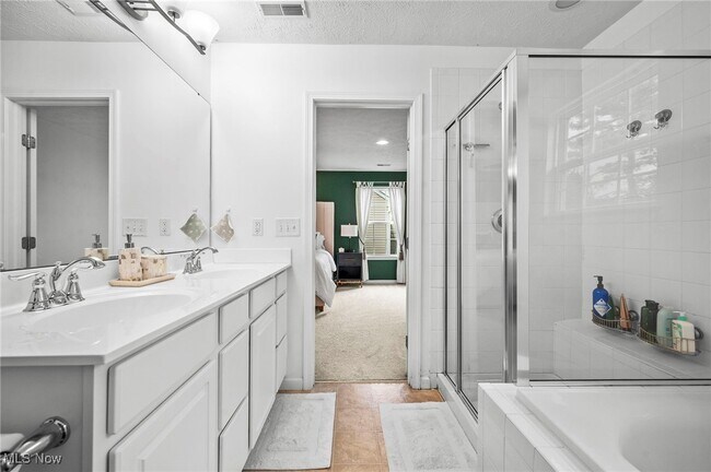 Building Photo - 3071 Liberty Ledges Dr