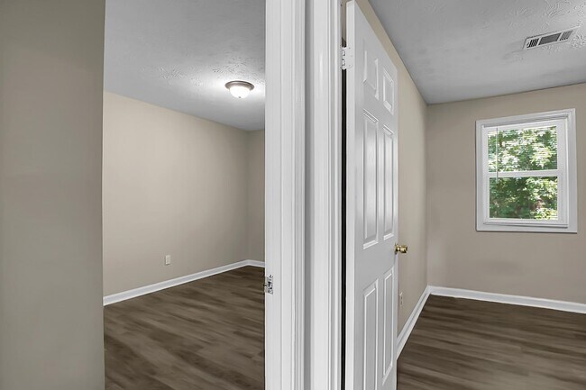 Building Photo - 1229 Creek Forest Ct NW