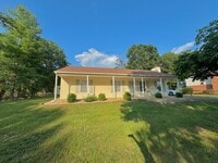 Building Photo - One Level Ranch