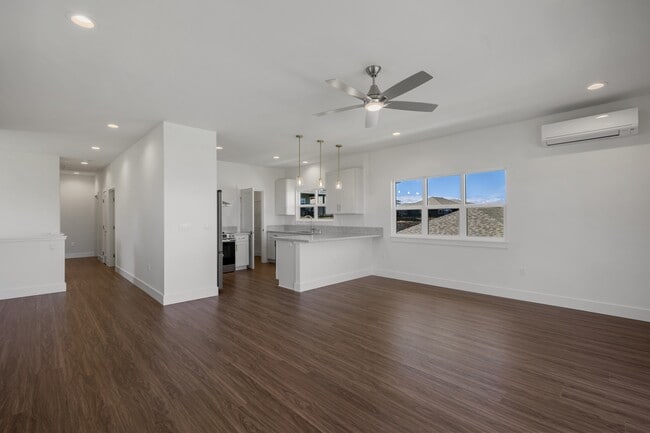 Building Photo - 112 Oliona St