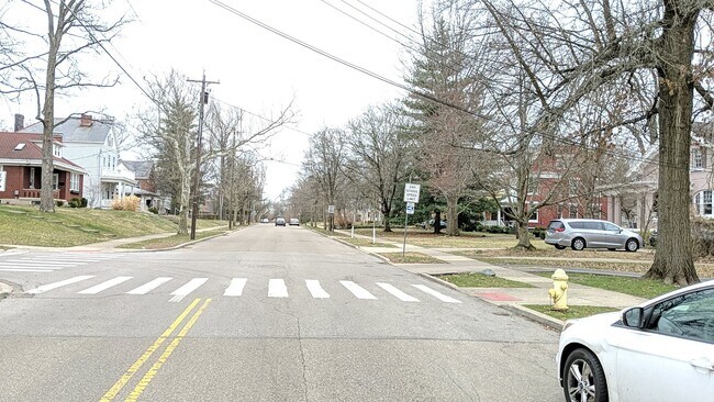 Quiet Neighborhood - 3339 Epworth Ave