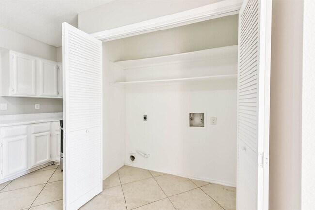 Building Photo - 8046 Split Pine Dr