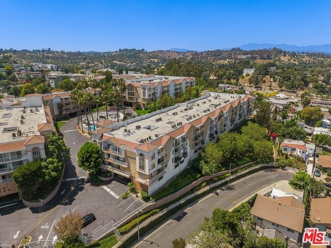 Building Photo - 4755 Templeton St