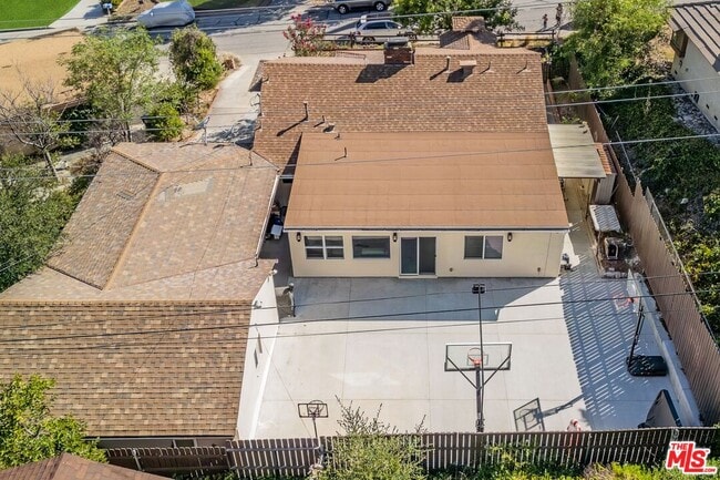 Building Photo - 3317 Brookhill St