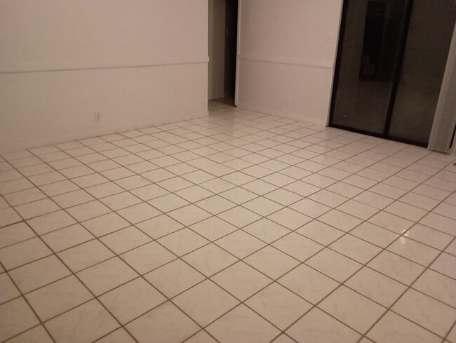 Building Photo - 9627 Dugas Dr