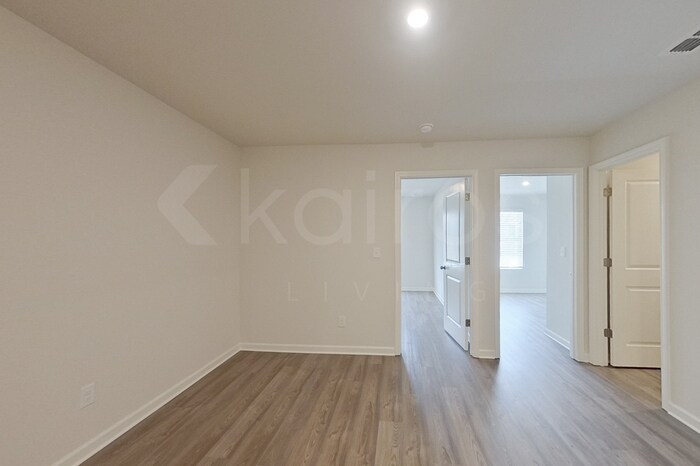 Building Photo - 380 Ironwood Ct