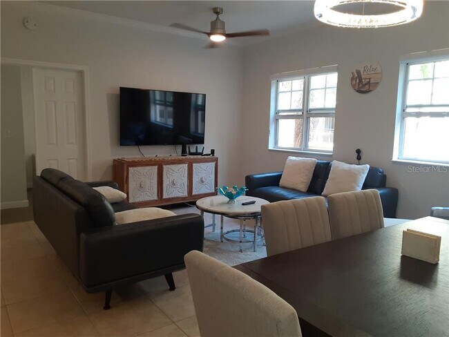 Building Photo - 1064 N Tamiami Trl