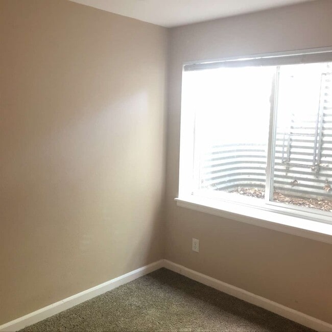 Building Photo - 4533 Starflower Dr