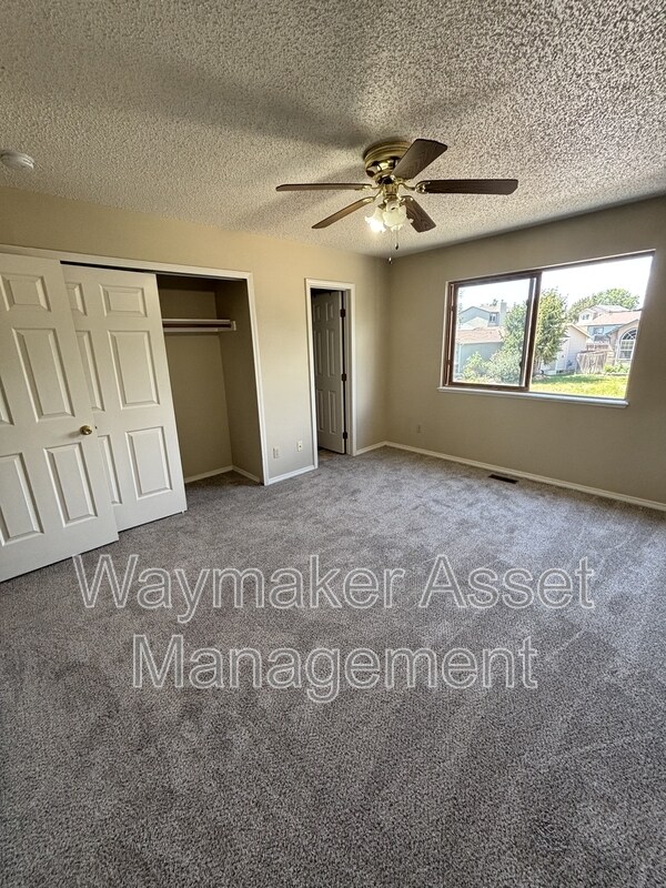 Building Photo - 5735 Grapevine Dr