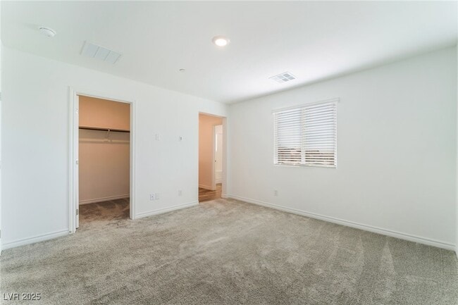Building Photo - 6156 Foxes Dl St