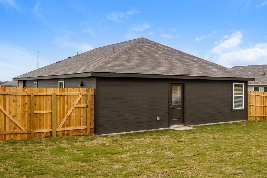 Building Photo - 543 Roquefort St