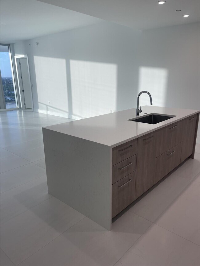 Building Photo - 153 Seabreeze Blvd