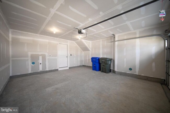 Building Photo - 442 Whirl Ln
