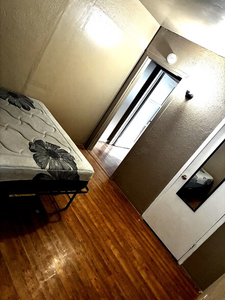 Building Photo - 16225 S Caress Ave