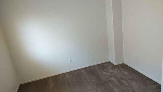 Building Photo - Spacious 4-Bedroom in Gated Copper Creek w...