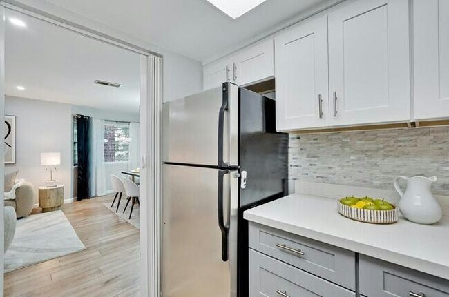 Building Photo - 716 San Conrado Terrace