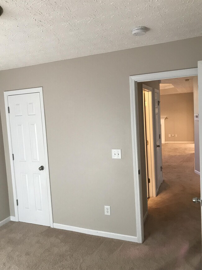 Building Photo - 25 Devonshire Dr