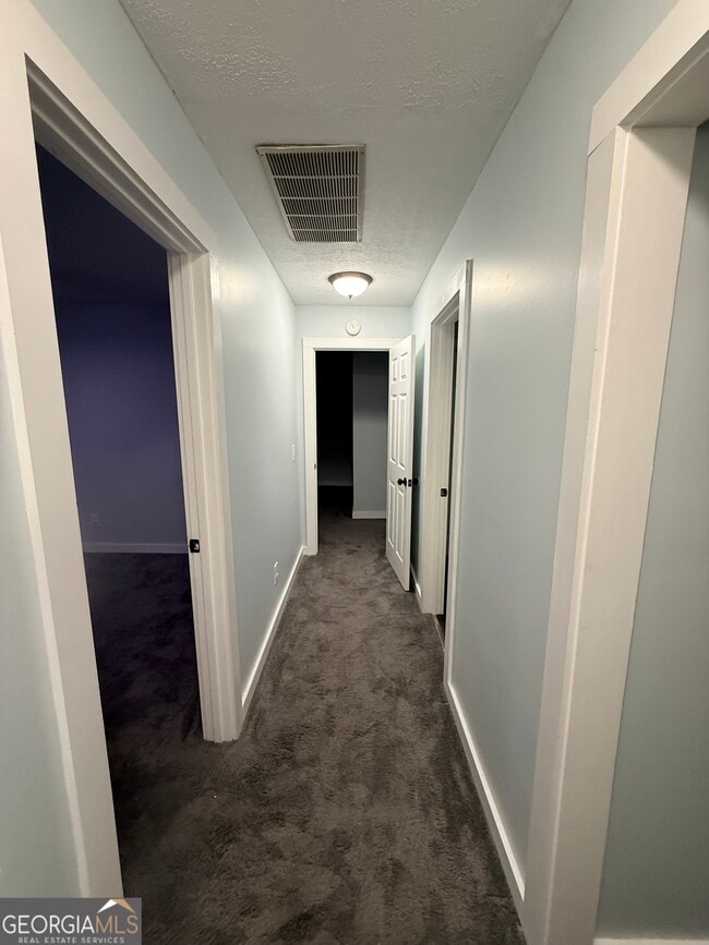 Building Photo - 162 Twiggs Cor