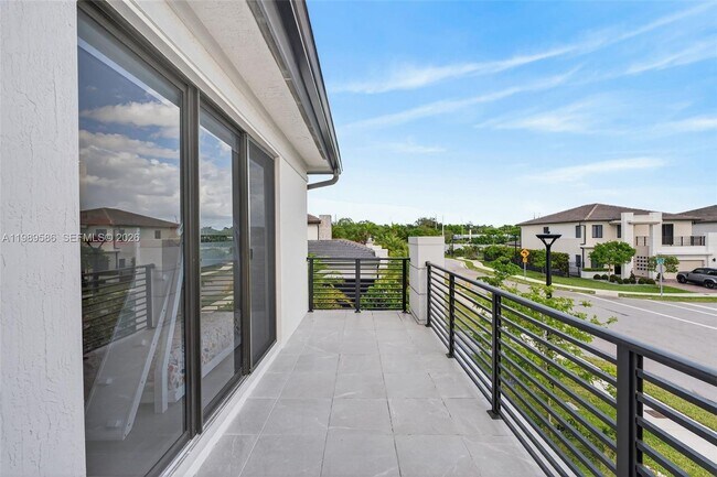 Building Photo - 8267 SW 120th Ter