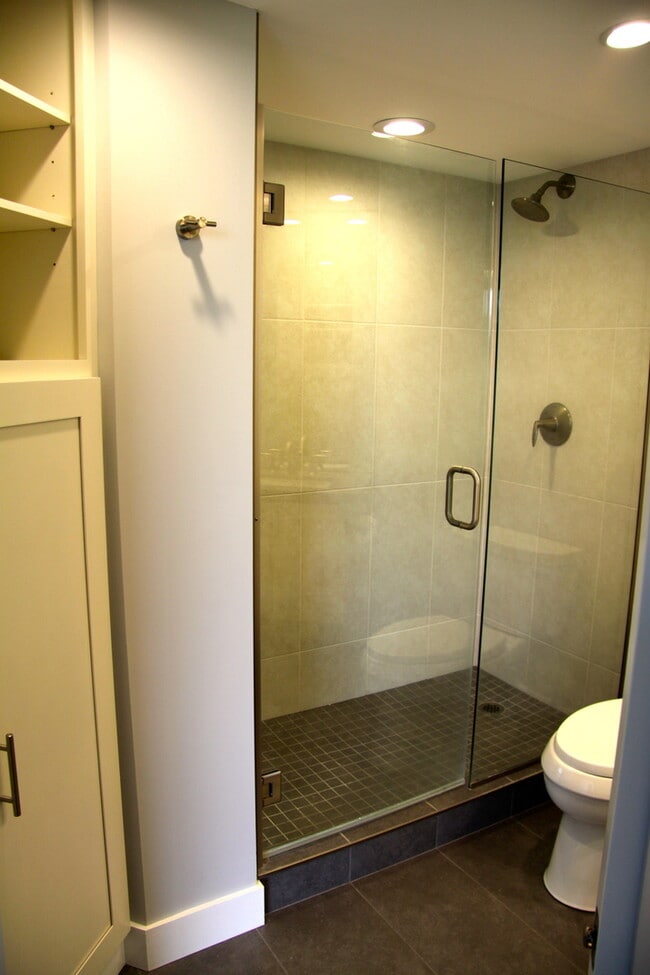 Building Photo - 2/2/2 Liliuokalani Gardens condo, Waikiki, Spacious, Great Views & Amenities