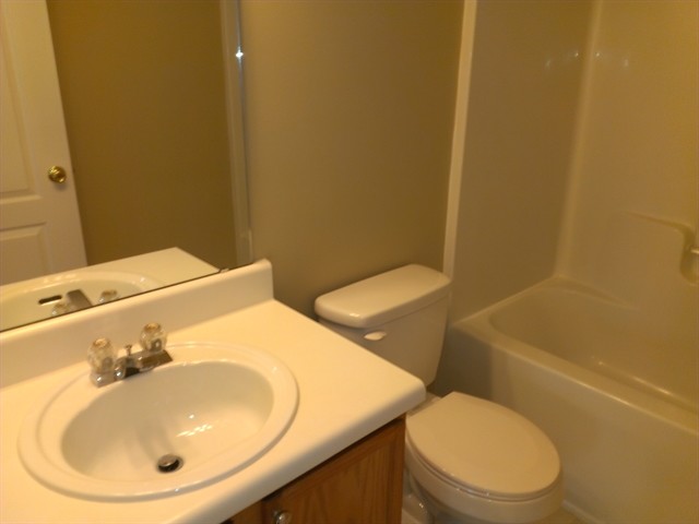 Building Photo - 4001 Crowfield Dr