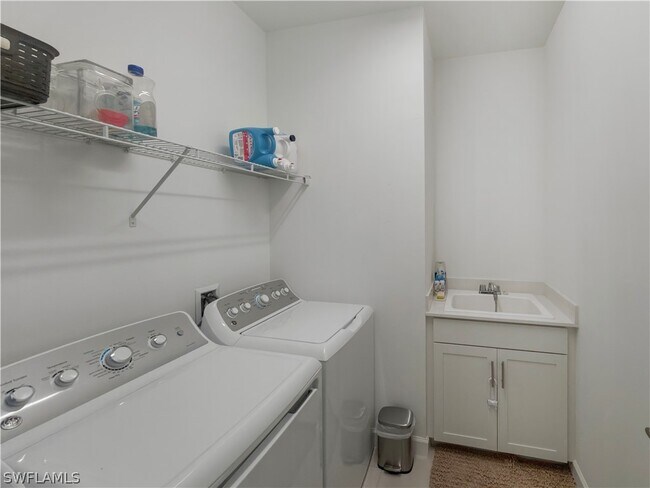 Building Photo - 18347 Ridgeline Dr