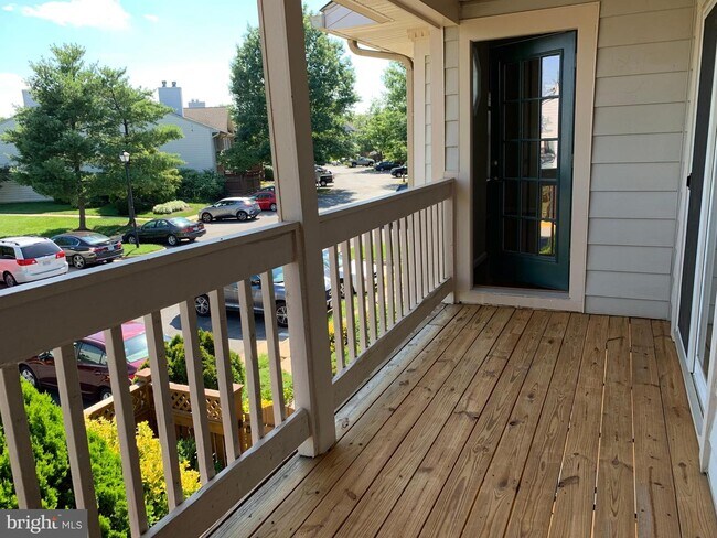 Building Photo - 6084B Essex House Square