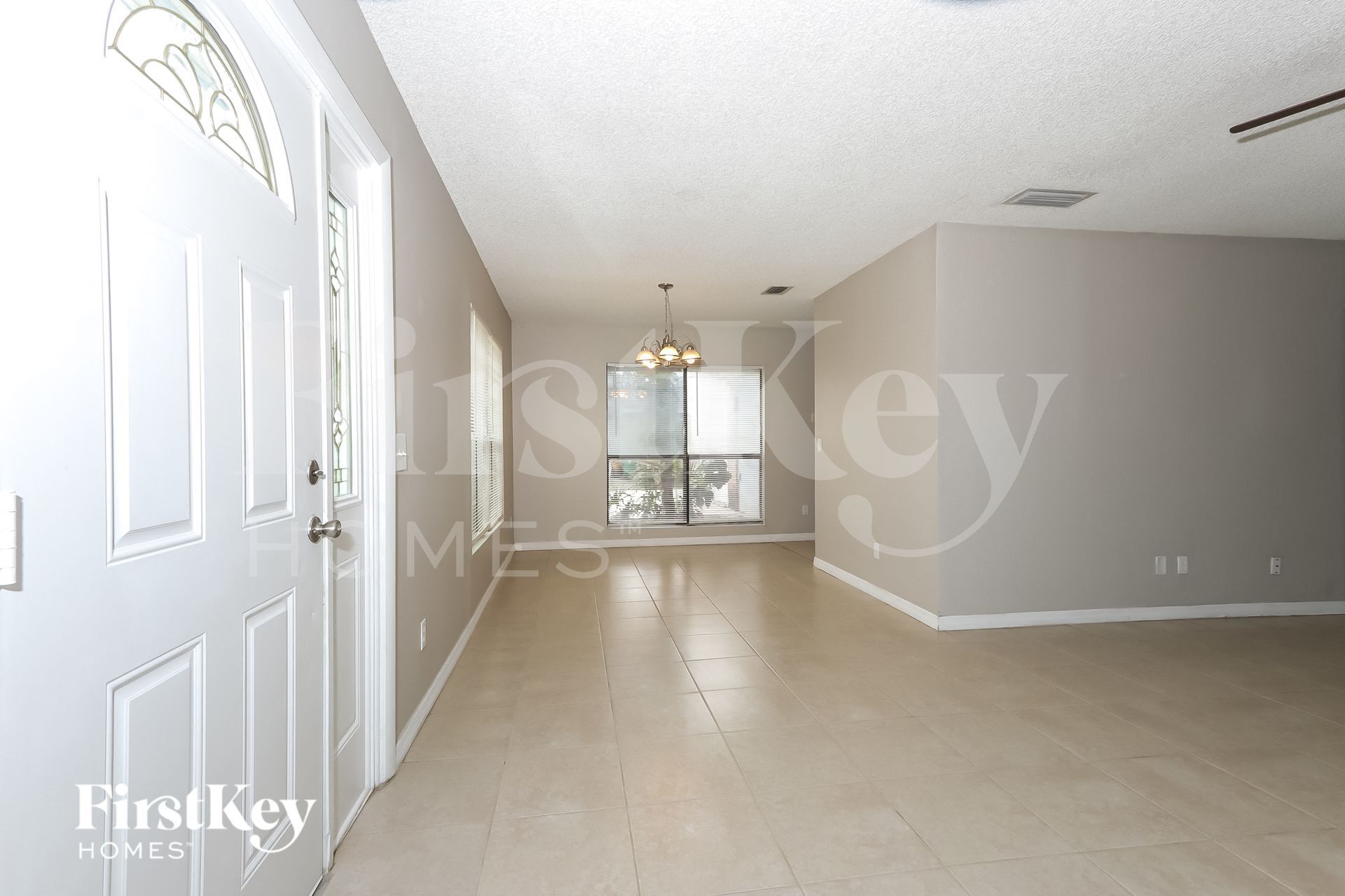 Building Photo - 438 SE Streamlet Ave