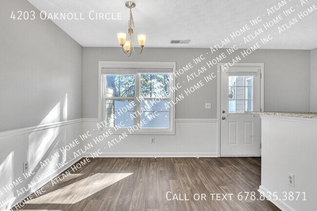 Building Photo - 4203 Oaknoll Cir