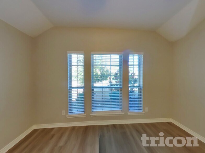 Building Photo - 3213 Shady River Trail