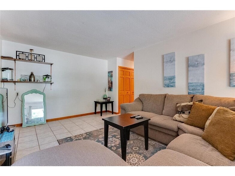 Building Photo - 900 9th Ave S