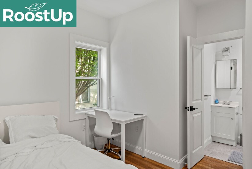 Building Photo - RoostUp Furnished Private Bedroom with Pri...