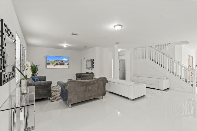 Building Photo - 14841 SW 39th Terrace