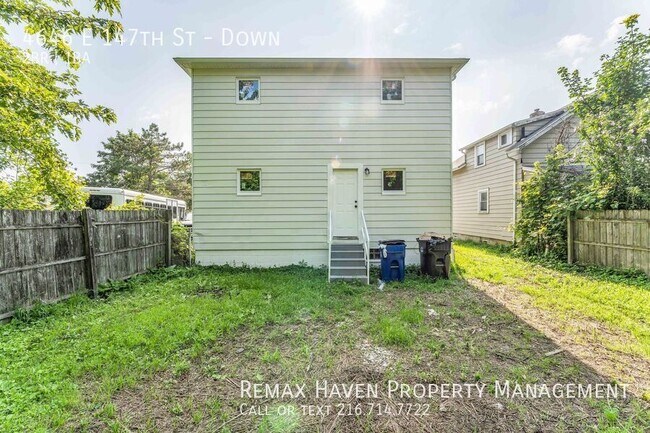 Building Photo - 4646 E 147th St