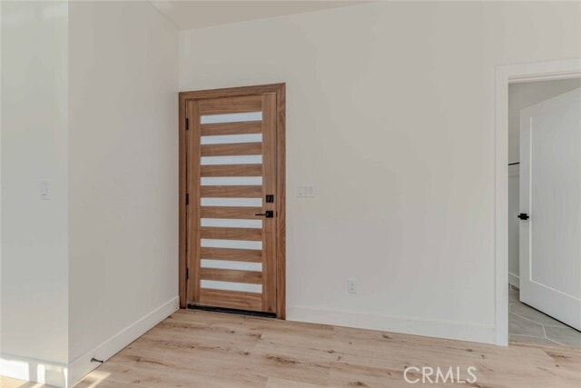 Building Photo - 5825 View Cir