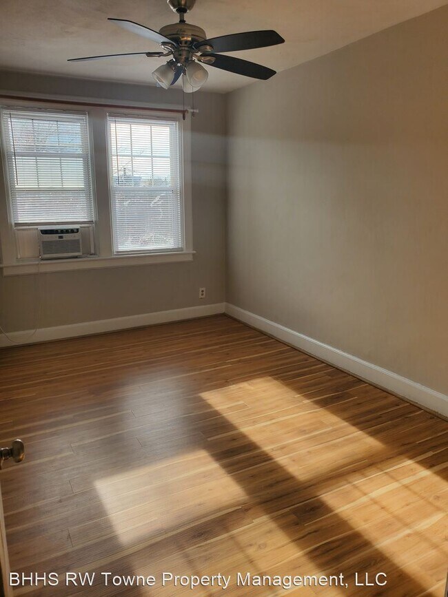 Building Photo - 2 br, 1 bath House - 742 Washington Park #B5