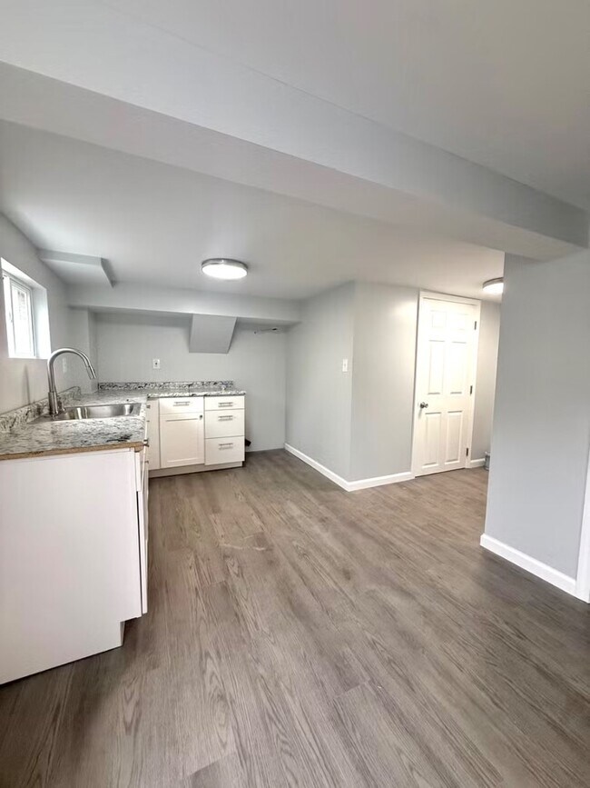 Building Photo - 1022 Byrd Ave