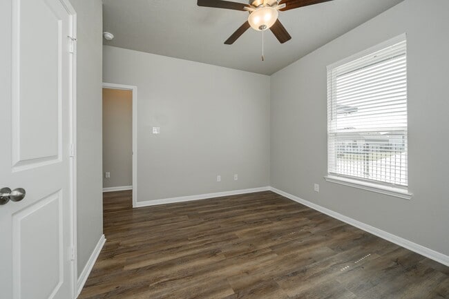 Building Photo - Where Style Meets Comfort: Elevate Your Living Experience