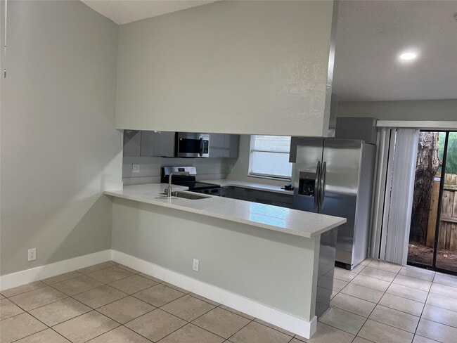 Building Photo - 500 NE 34th St