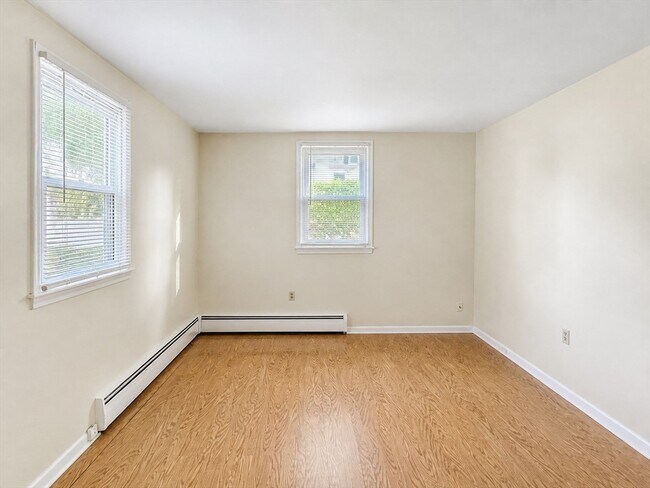 Building Photo - 128 Norfolk St