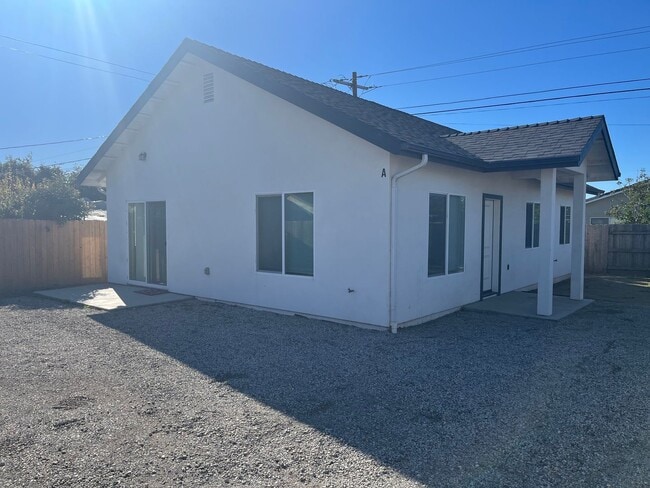 Building Photo - 449 Tognazzini Ave