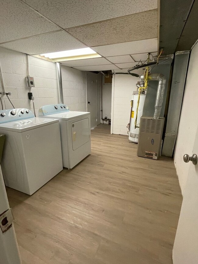 Building Photo - Beautiful 3 Bedroom, 1.5 Bath in Brookhaven