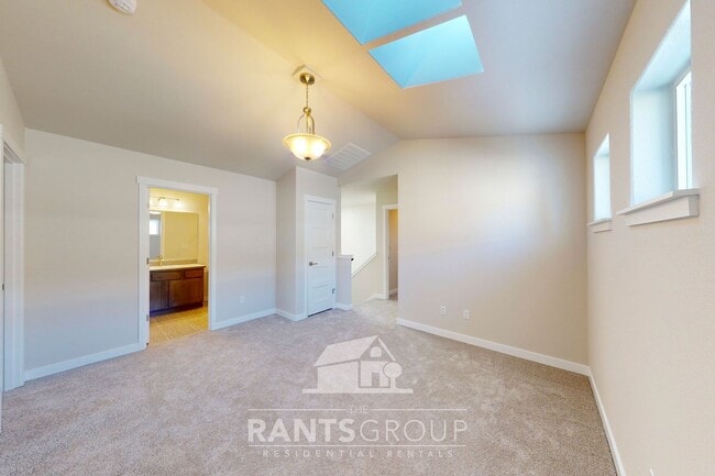 Building Photo - Beautiful Home in Newer Subdivision! Easy freeway access!