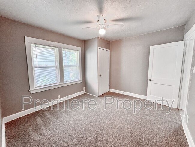 Building Photo - 1231 S Hardy Ave