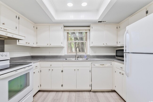 Building Photo - 2112 Brunswick Cir